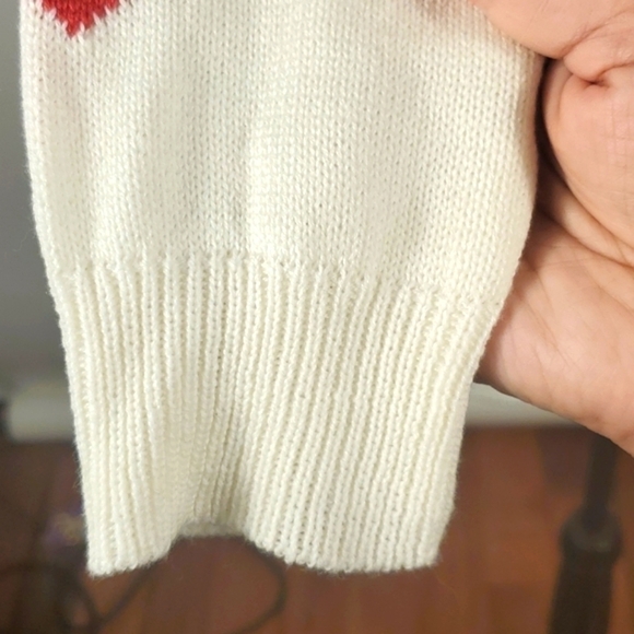 Mainstrip Cream sweater with hearts Size Medium - Picture 6 of 13